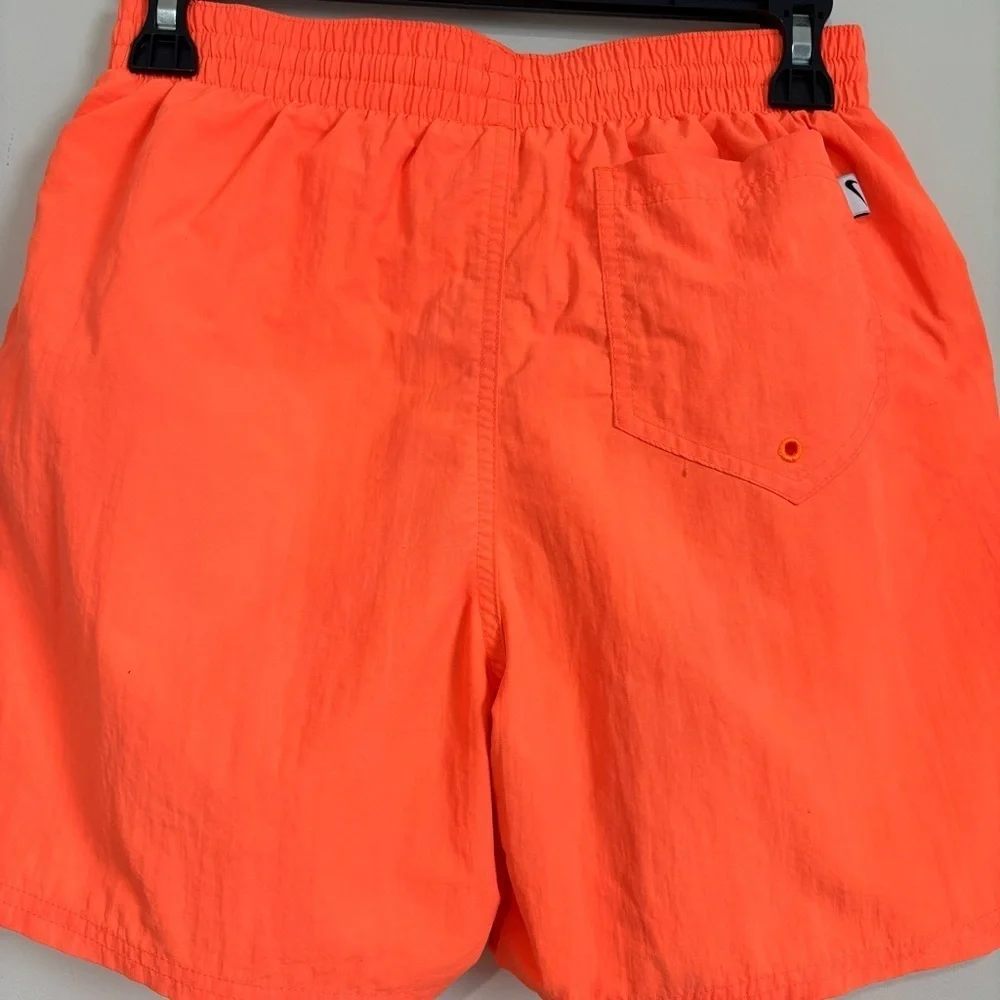 Nike men’s essential